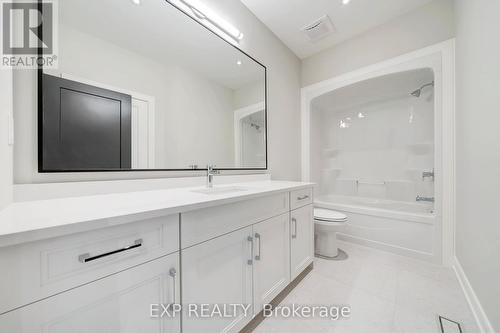 8 - 24 Grapeview Drive, St. Catharines (453 - Grapeview), ON - Indoor Photo Showing Bathroom