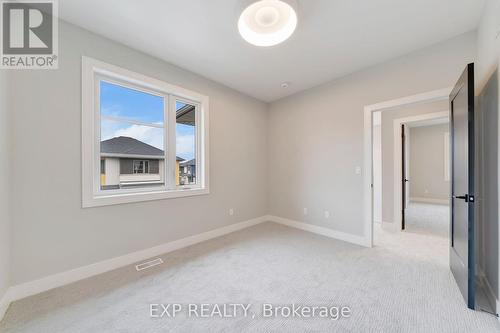 8 - 24 Grapeview Drive, St. Catharines (453 - Grapeview), ON - Indoor Photo Showing Other Room