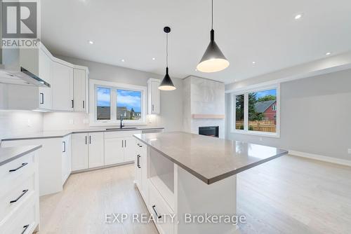 8 - 24 Grapeview Drive, St. Catharines (453 - Grapeview), ON - Indoor Photo Showing Kitchen