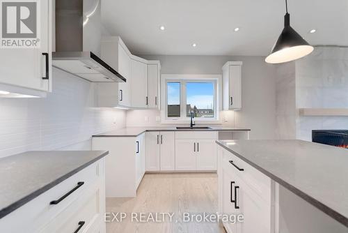 8 - 24 Grapeview Drive, St. Catharines (453 - Grapeview), ON - Indoor Photo Showing Kitchen