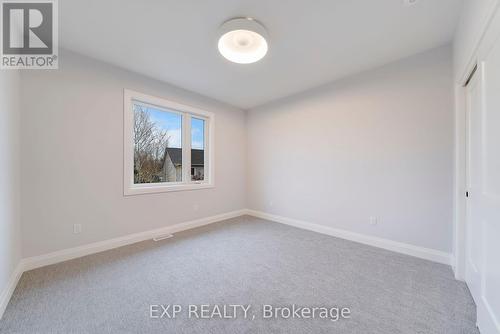 6 - 24 Grapeview Drive, St. Catharines (453 - Grapeview), ON - Indoor Photo Showing Other Room