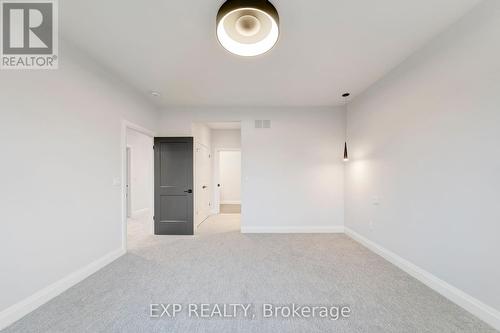 6 - 24 Grapeview Drive, St. Catharines (453 - Grapeview), ON - Indoor Photo Showing Other Room