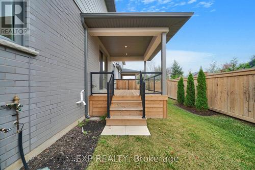 6 - 24 Grapeview Drive, St. Catharines (453 - Grapeview), ON - Outdoor With Exterior