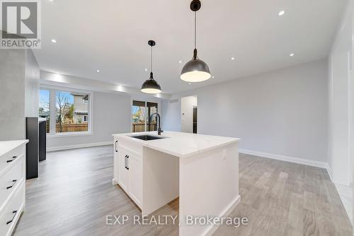 6 - 24 Grapeview Drive, St. Catharines (453 - Grapeview), ON - Indoor Photo Showing Kitchen