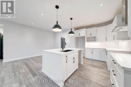 6 - 24 Grapeview Drive, St. Catharines (453 - Grapeview), ON - Indoor Photo Showing Kitchen