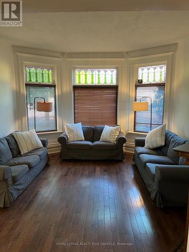 1117 Richmond Street, London, ON - Indoor Photo Showing Living Room