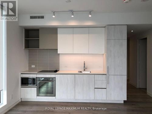 4102 - 7890 Jane Street, Vaughan, ON - Indoor Photo Showing Kitchen