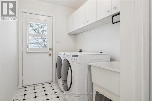 172 River Oaks Boulevard E, Oakville, ON - Indoor Photo Showing Laundry Room