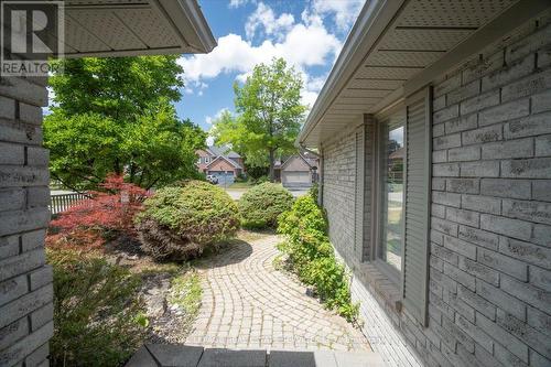 172 River Oaks Boulevard E, Oakville, ON - Outdoor