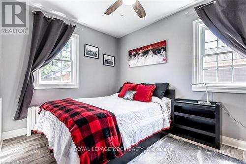 5396 Alexander Crescent, Niagara Falls, ON - Indoor Photo Showing Bedroom