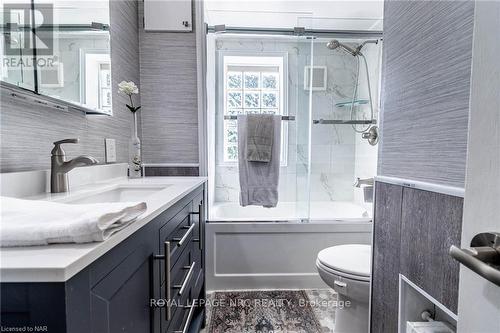 5396 Alexander Crescent, Niagara Falls, ON - Indoor Photo Showing Bathroom