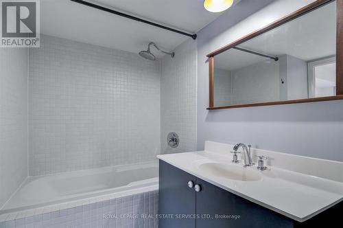 326 - 18 Beverley Street, Toronto, ON - Indoor Photo Showing Bathroom