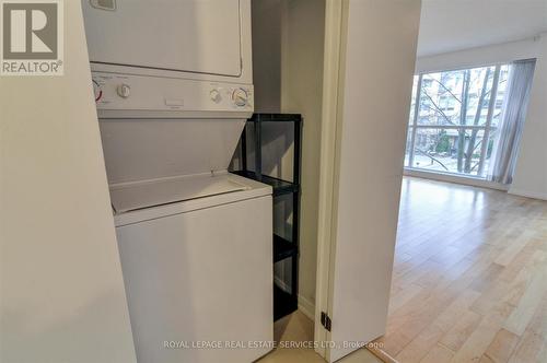 326 - 18 Beverley Street, Toronto, ON - Indoor Photo Showing Laundry Room