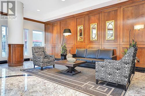 2804 - 242 Rideau Street, Ottawa, ON - Indoor Photo Showing Living Room