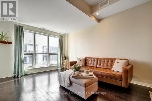 2804 - 242 Rideau Street, Ottawa, ON - Indoor Photo Showing Living Room