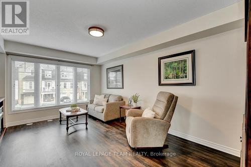 529 Snow Goose Street, Ottawa, ON - Indoor Photo Showing Living Room