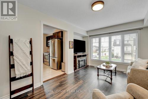 529 Snow Goose Street, Ottawa, ON - Indoor Photo Showing Living Room