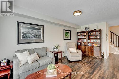 529 Snow Goose Street, Ottawa, ON - Indoor Photo Showing Living Room