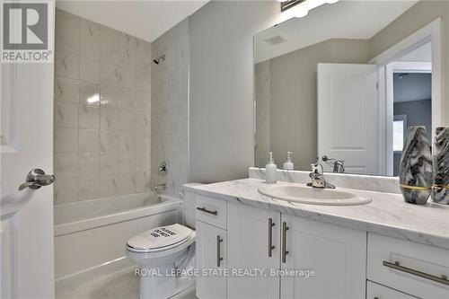 1 Garlent Avenue W, Hamilton, ON - Indoor Photo Showing Bathroom