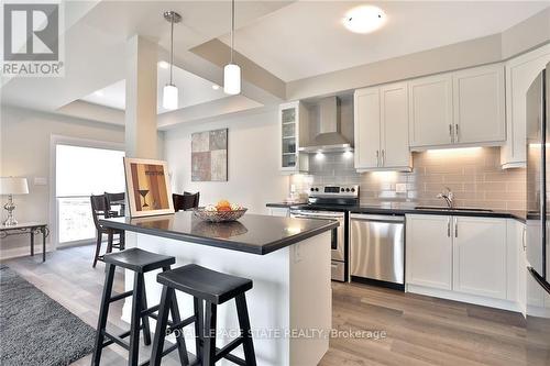 1 Garlent Avenue W, Hamilton, ON - Indoor Photo Showing Kitchen With Upgraded Kitchen