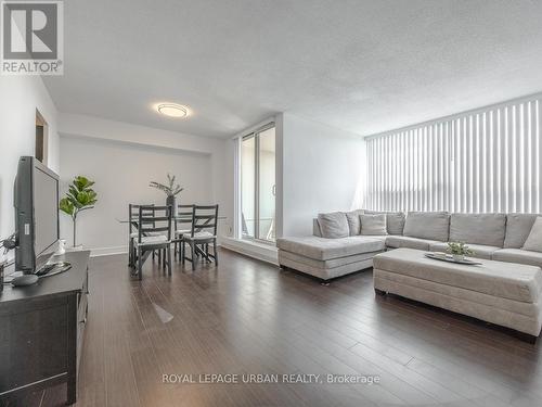 407 - 5 Vicora Linkway, Toronto, ON - Indoor Photo Showing Living Room