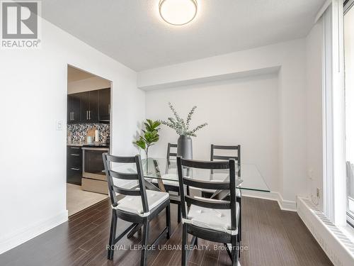 407 - 5 Vicora Linkway, Toronto, ON - Indoor Photo Showing Dining Room