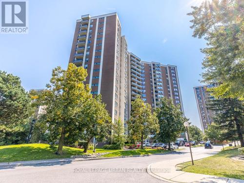 407 - 5 Vicora Linkway, Toronto, ON - Outdoor With Balcony With Facade