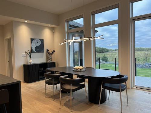 32 Ash Cove, Headingley, MB - Indoor Photo Showing Dining Room