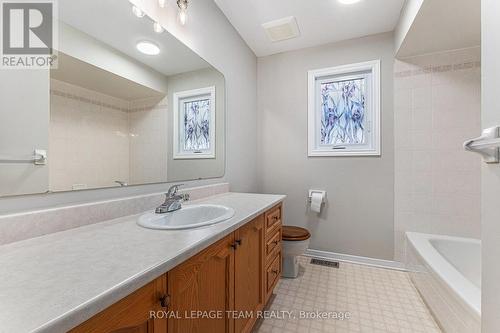 25 Long Gate Court, Ottawa, ON - Indoor Photo Showing Bathroom