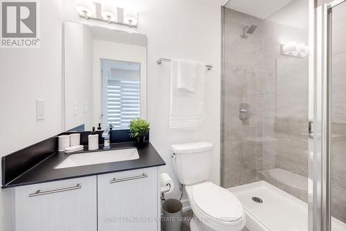 31 - 851 Sheppard Avenue W, Toronto, ON - Indoor Photo Showing Bathroom