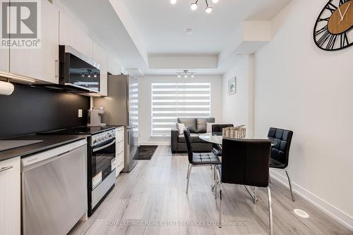 31 - 851 Sheppard Avenue W, Toronto, ON - Indoor Photo Showing Kitchen