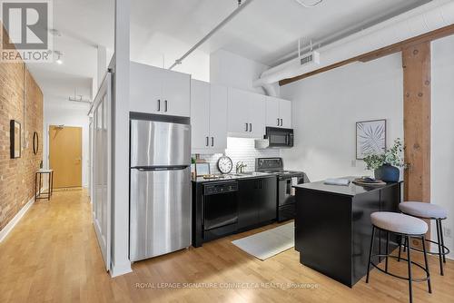 203 - 81A Front Street E, Toronto, ON - Indoor Photo Showing Kitchen