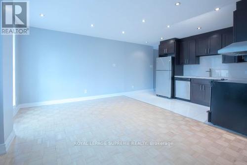 607 - 80 Charles Street, Toronto, ON - Indoor Photo Showing Kitchen