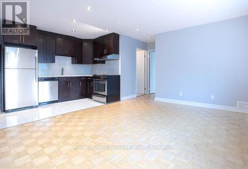 607 - 80 Charles Street, Toronto, ON - Indoor Photo Showing Kitchen