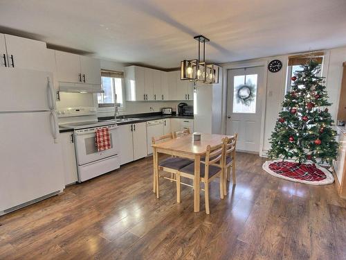 Cuisine - 10 Rue Réal-Caouette, Rouyn-Noranda, QC - Indoor Photo Showing Kitchen