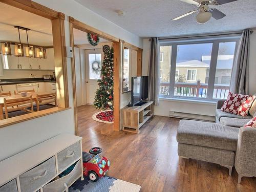 Salon - 10 Rue Réal-Caouette, Rouyn-Noranda, QC - Indoor Photo Showing Living Room