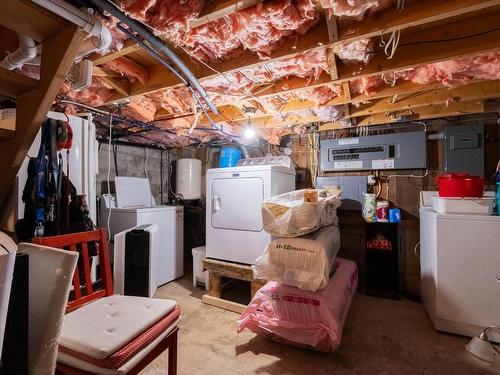 Sous-sol - 93 Rg St-Isidore, Saint-Fabien-De-Panet, QC - Indoor Photo Showing Laundry Room