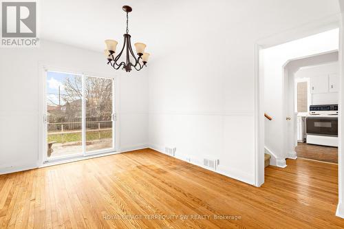 15 Farnsworth Drive, Toronto, ON - Indoor Photo Showing Other Room