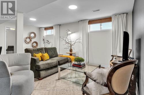 1037 Rainbow Crescent, Kingston (Kingston East (Incl Barret Crt)), ON - Indoor Photo Showing Living Room