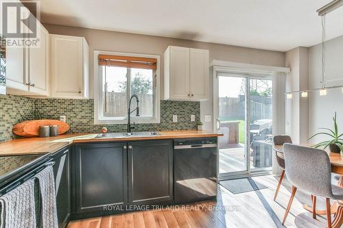 39 Phair Crescent, London, ON - Indoor Photo Showing Kitchen With Double Sink