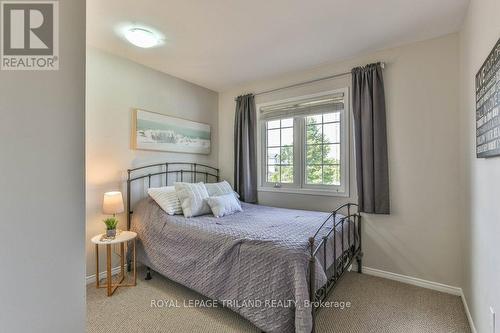 39 Phair Crescent, London, ON - Indoor Photo Showing Bedroom