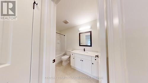 121 - 1960 Evans Boulevard, London, ON - Indoor Photo Showing Bathroom