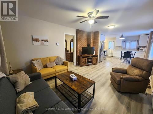 111 Second Avenue, Englehart, ON - Indoor Photo Showing Living Room