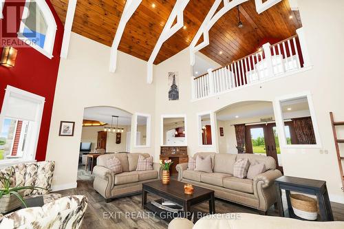 104 Alyea Road, Quinte West, ON - Indoor Photo Showing Living Room