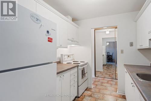 307 - 1100 Millwood Avenue, Brockville, ON - Indoor Photo Showing Kitchen