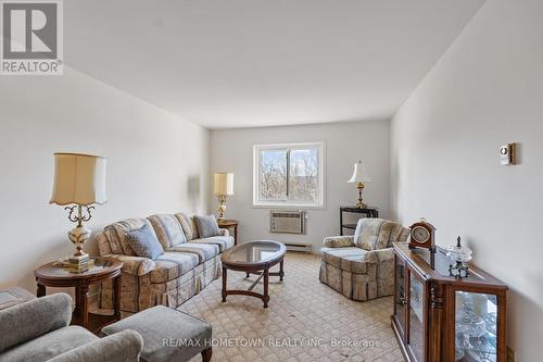 307 - 1100 Millwood Avenue, Brockville, ON - Indoor Photo Showing Living Room