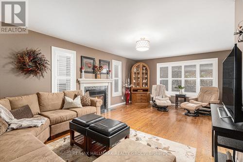 800 Foxwood Court, Ottawa, ON - Indoor Photo Showing Living Room With Fireplace