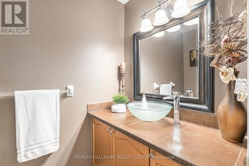 800 Foxwood Court, Ottawa, ON - Indoor Photo Showing Bathroom