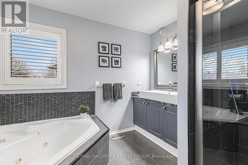 800 Foxwood Court, Ottawa, ON - Indoor Photo Showing Bathroom