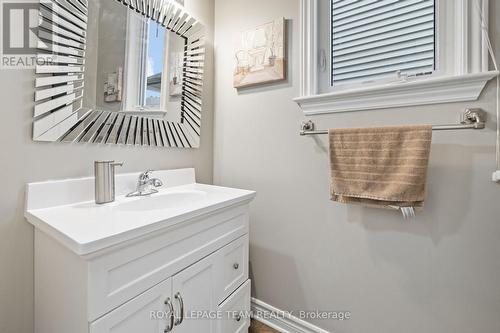 1134 Cobble Hill Drive, Ottawa, ON - Indoor Photo Showing Bathroom